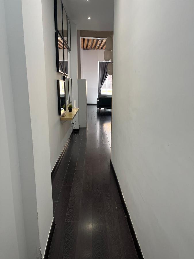 Carretas Duplex Exterior Izquierda Apartment Madrid Ngoại thất bức ảnh