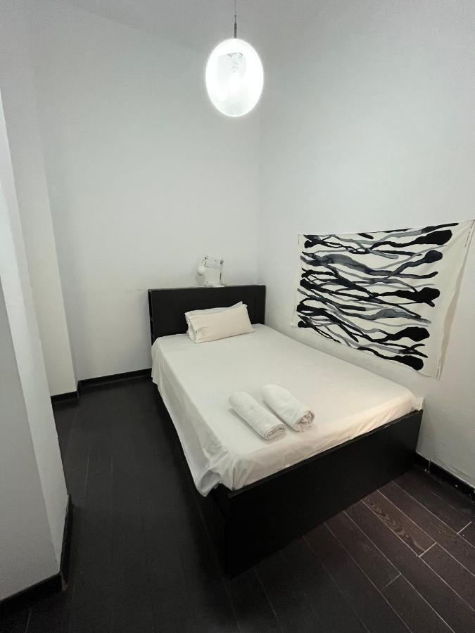 Carretas Duplex Exterior Izquierda Apartment Madrid Ngoại thất bức ảnh
