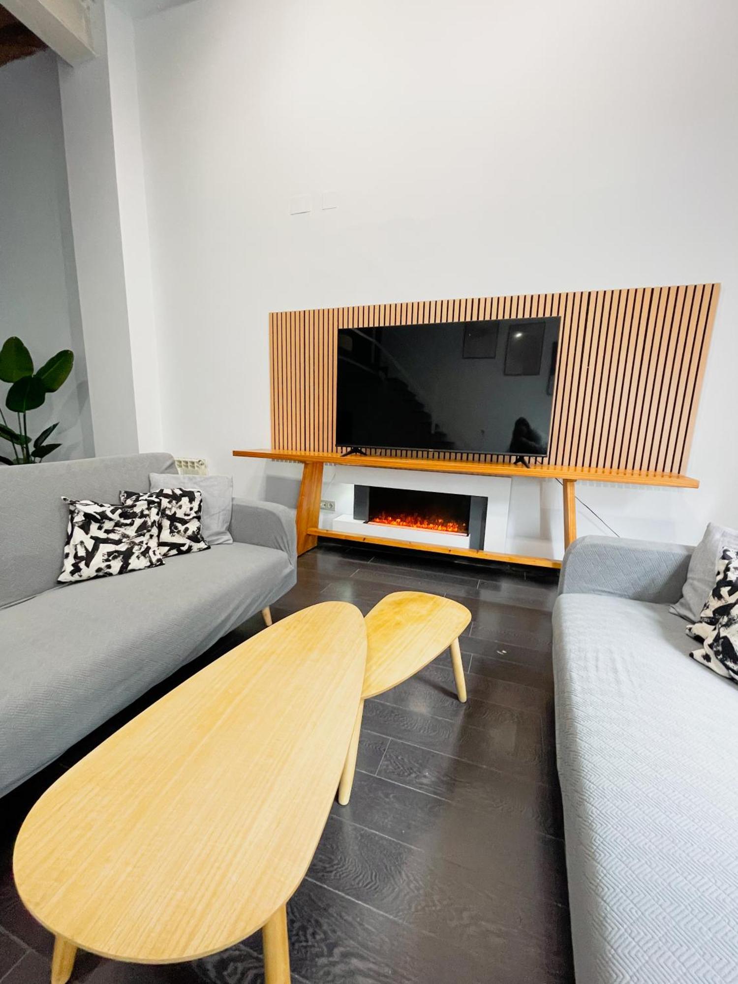 Carretas Duplex Exterior Izquierda Apartment Madrid Ngoại thất bức ảnh