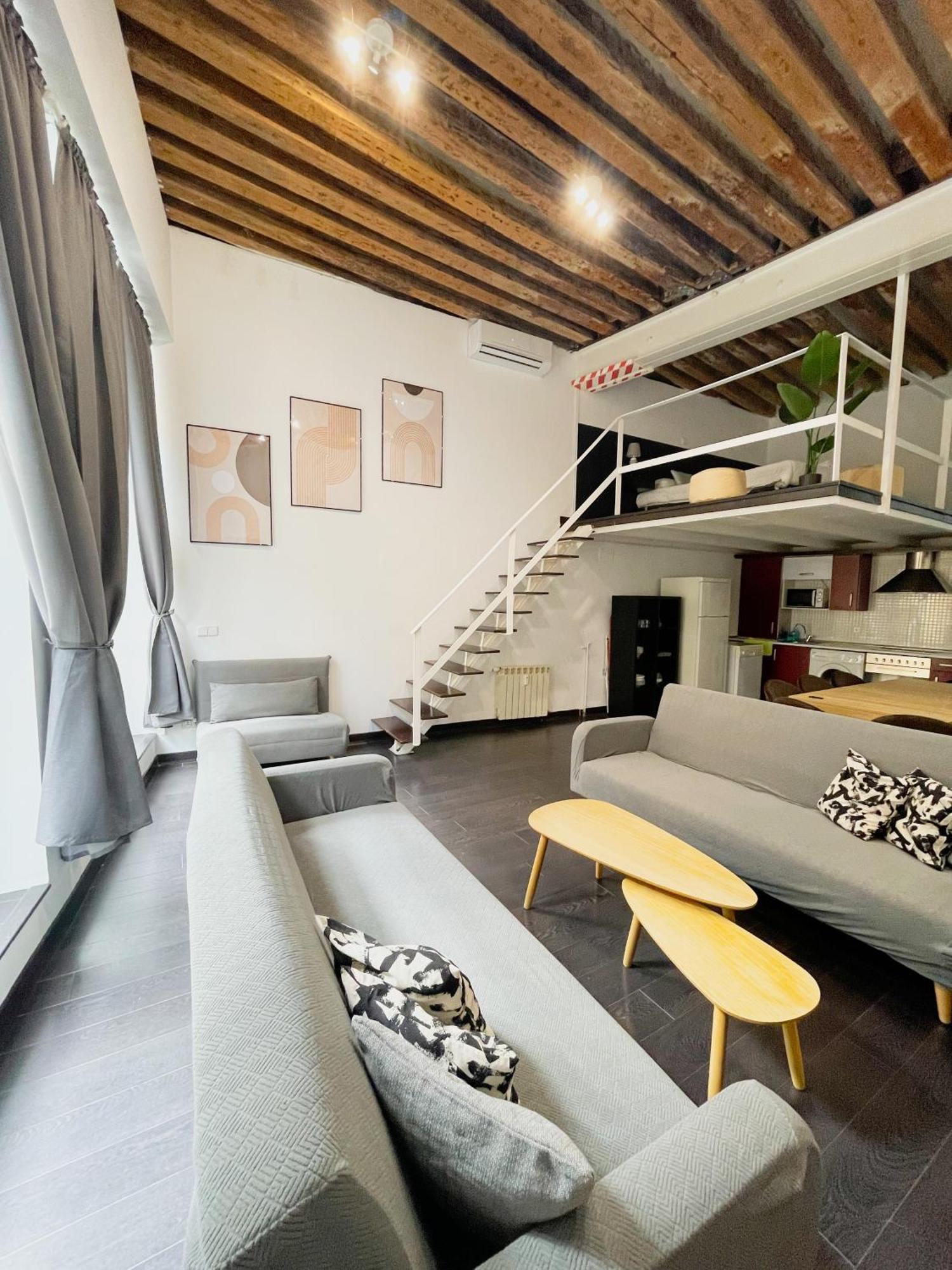 Carretas Duplex Exterior Izquierda Apartment Madrid Ngoại thất bức ảnh