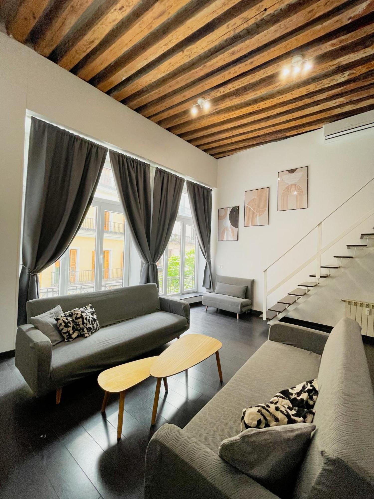 Carretas Duplex Exterior Izquierda Apartment Madrid Ngoại thất bức ảnh